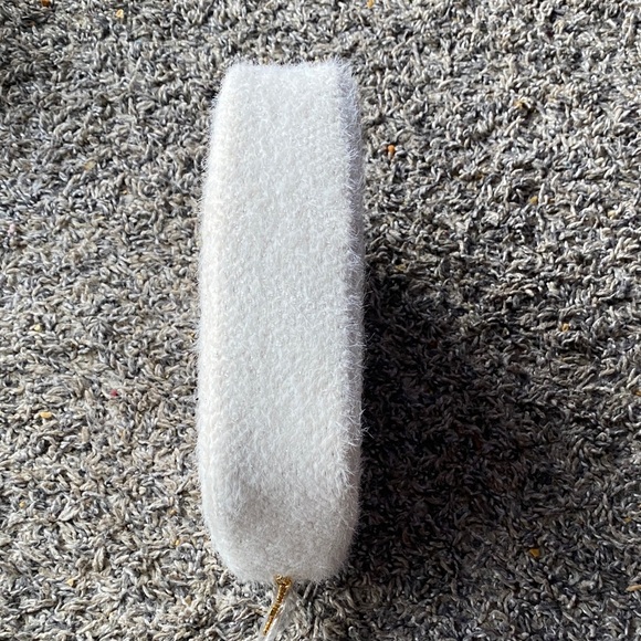 CHANEL Beauté White and Gold Accessory Pouch / cosmetic bags - Picture 5 of 5